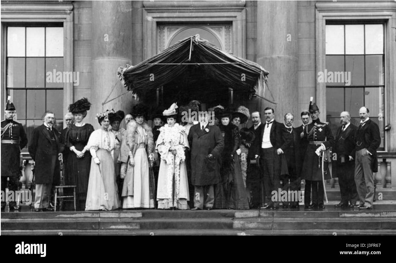Royal party hi-res stock photography and images - Alamy
