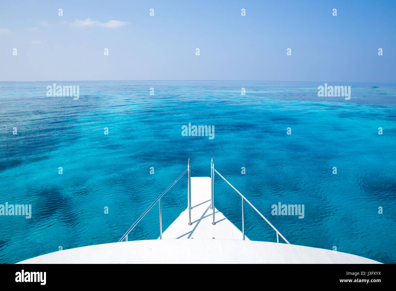 Crystal blue ocean water hi-res stock photography and images - Alamy