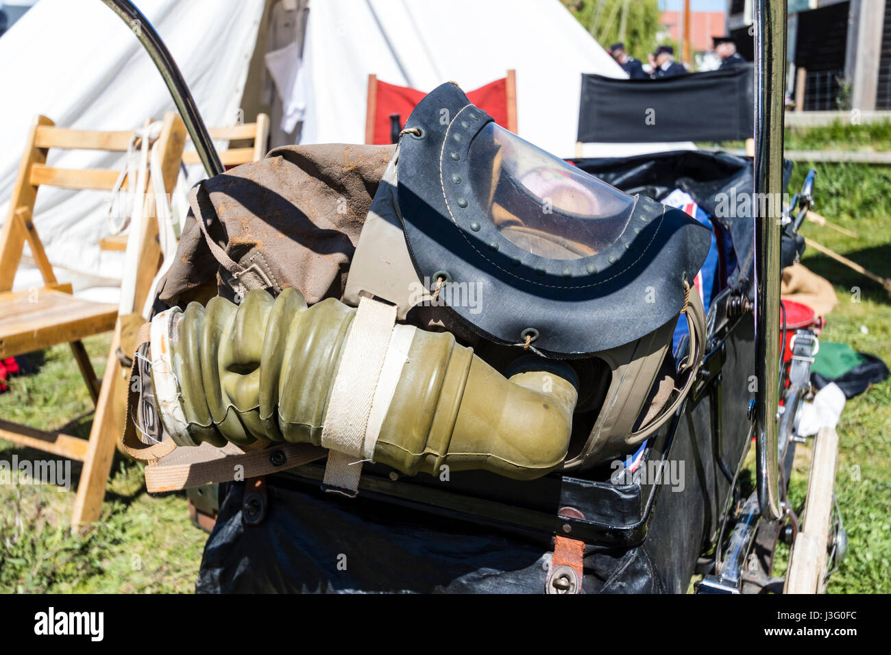 Baby gas mask ww2 hi-res stock photography and images - Alamy