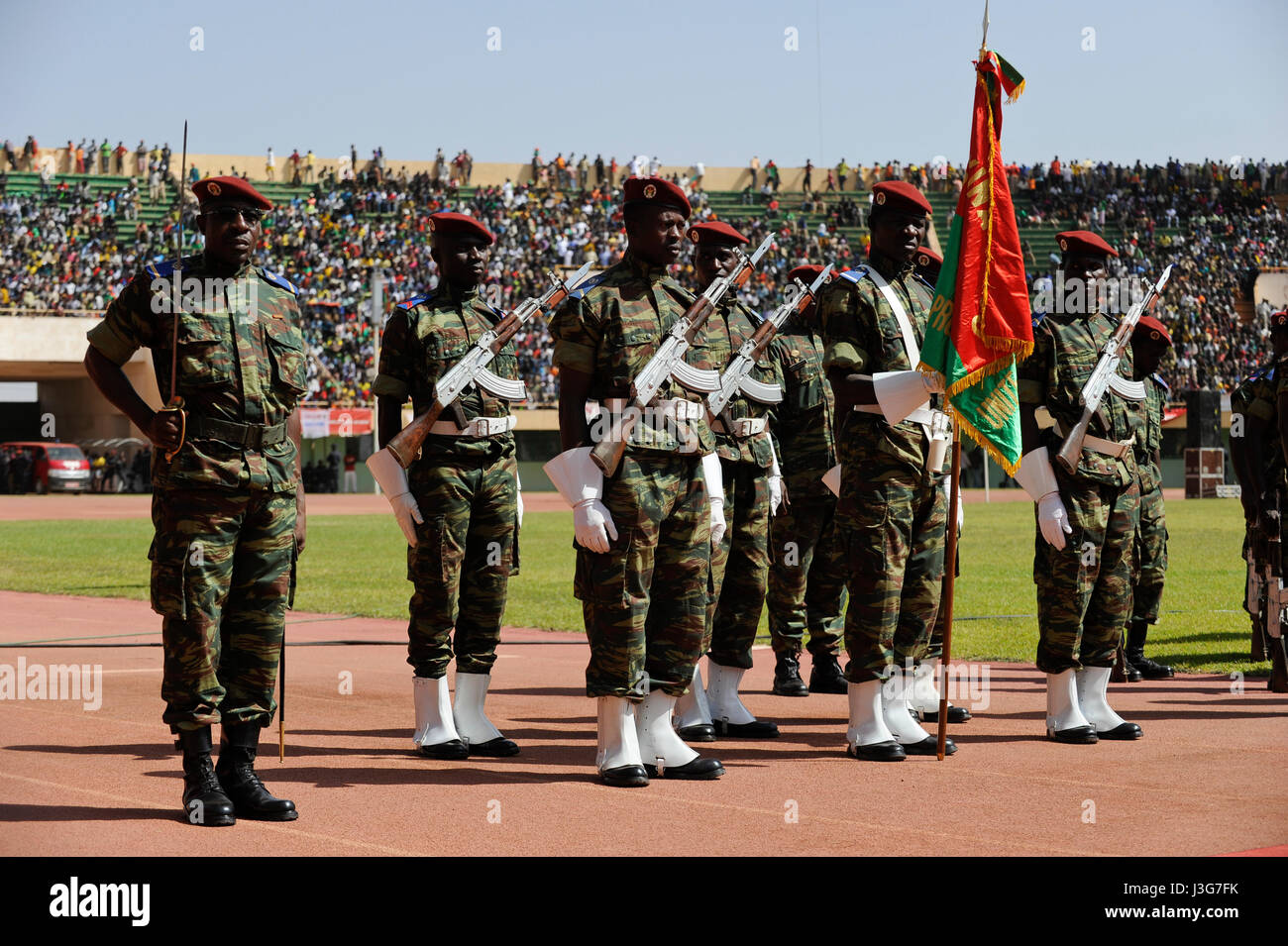 BURKINA FASO, armed soldier at parade in Stadium in Ougadougou / BURKINA FASO, bewaffnete Garde bei einer Parade im Stadium in Ougadougou Stock Photo