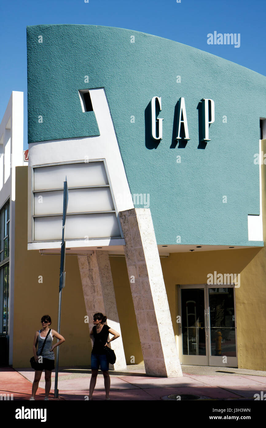 Chain store architecture hires stock photography and images Alamy