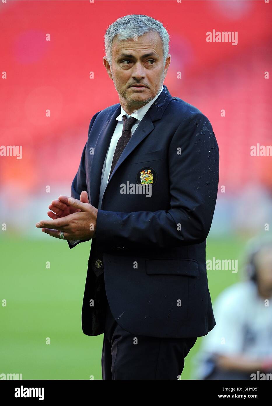 MANCHESTER UNITED MANAGER JOSE LEICESTER CITY V MANCHESTER UN WEMBLEY STADIUM LONDON ENGLAND 07 August 2016 Stock Photo