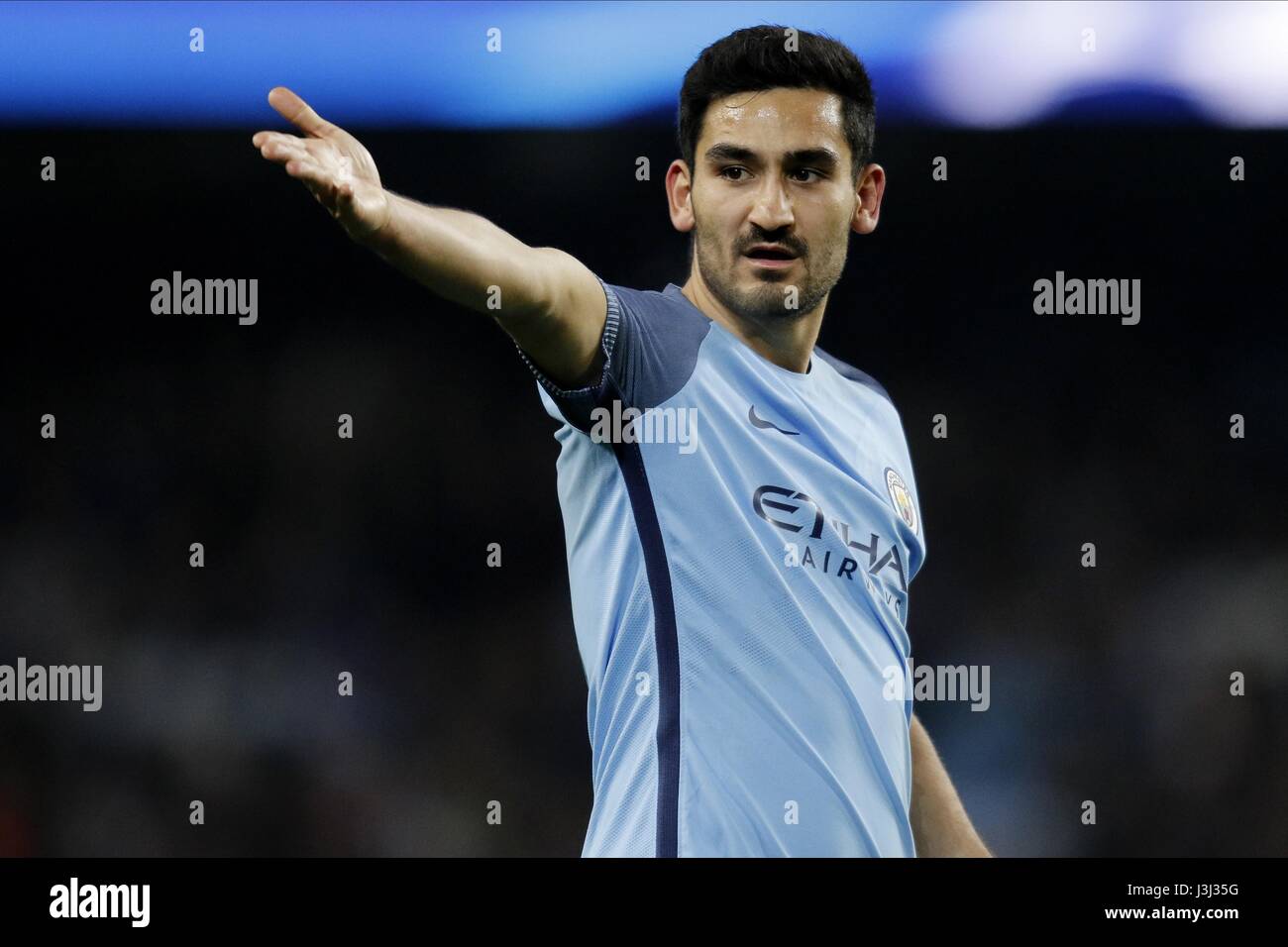 ILKAY GUNDOGAN MANCHESTER CITY FC MANCHESTER CITY FC ETIHAD STADIUM MANCHESTER ENGLAND 01 November 2016 Stock Photo
