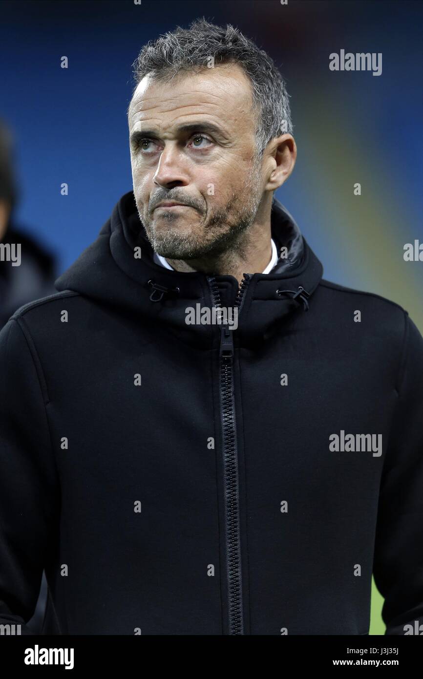 Fc barcelona manager deals