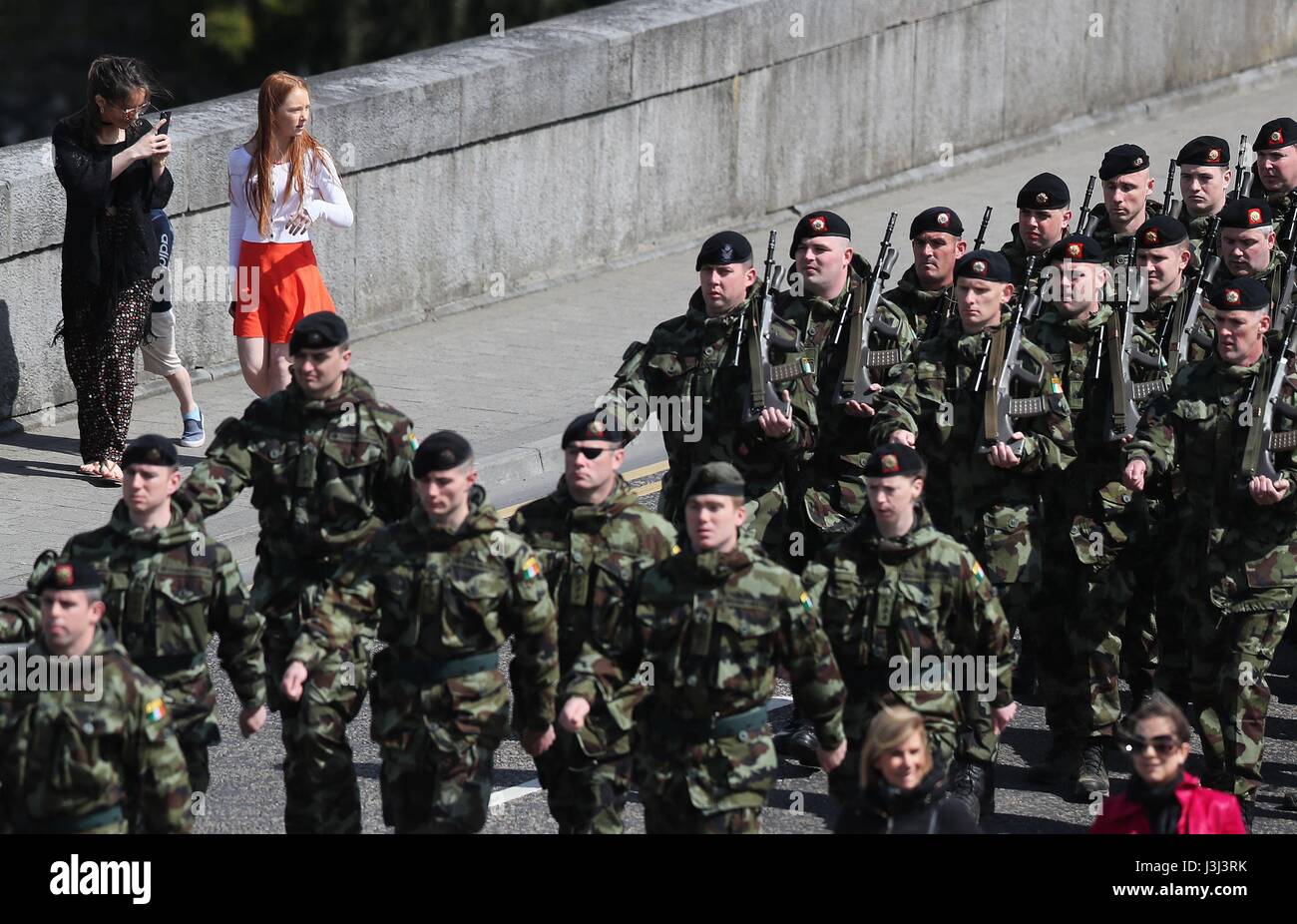 Members of the public watch the 110th Infantry Battalion march to Custume Barracks, Athlone, ahead of their six-month deployment to South Lebanon as part of United Nations Interim Force in Lebanon (Unifil). Stock Photo