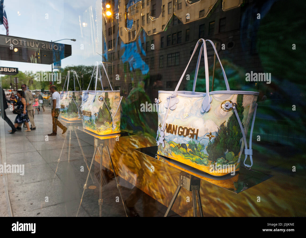 Jeff koons louis vuitton bags hi-res stock photography and images - Alamy