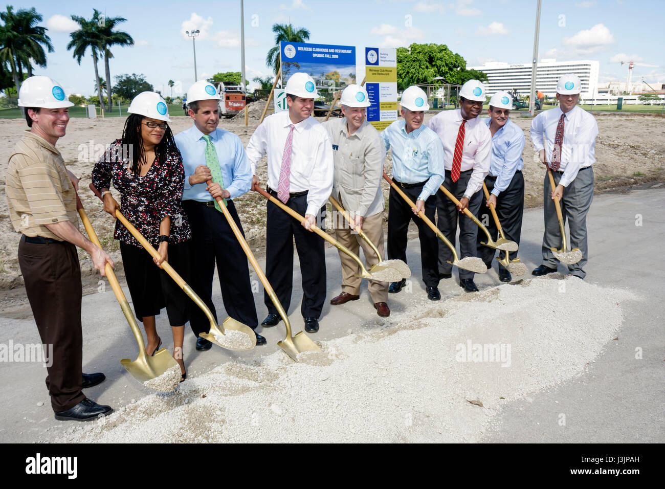 Groundbreaking ceremony shovels hires stock photography and images Alamy