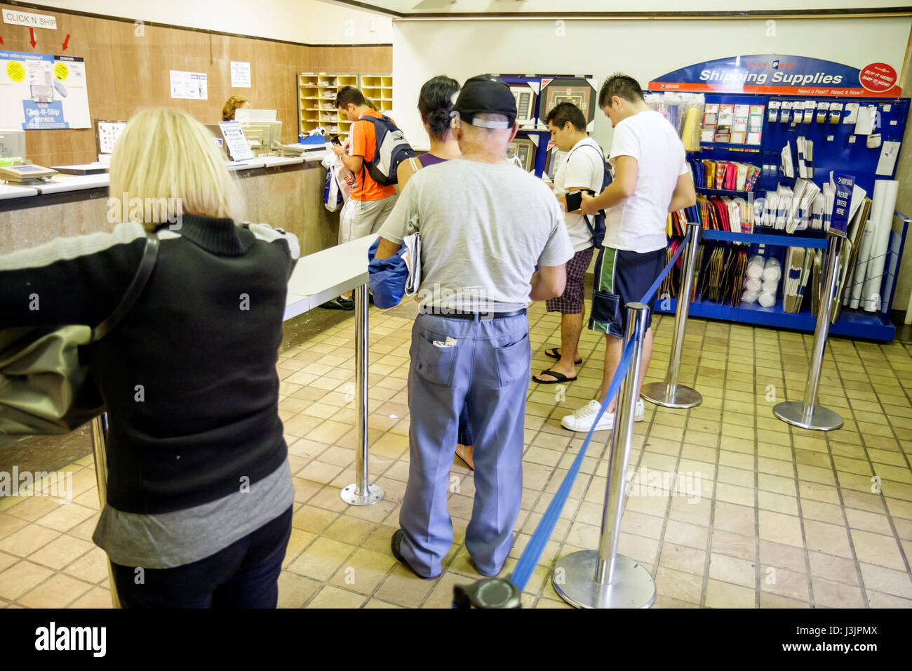 Us post office counter hi-res stock photography and images - Alamy