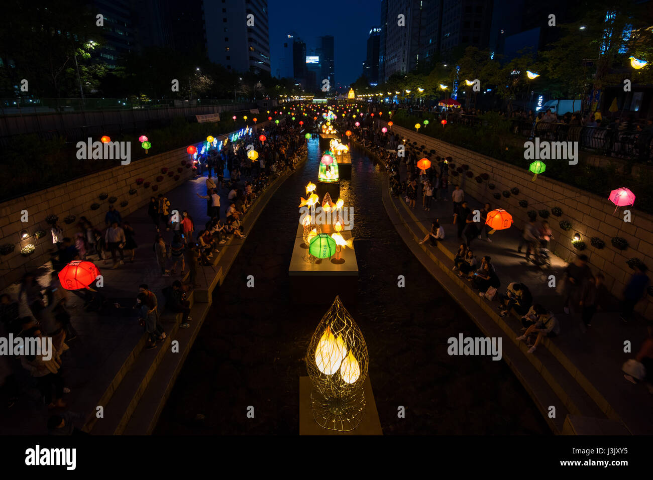 Seoul, South Korea Cheonggyecheon stream lantern festival at night Stock Photo Alamy