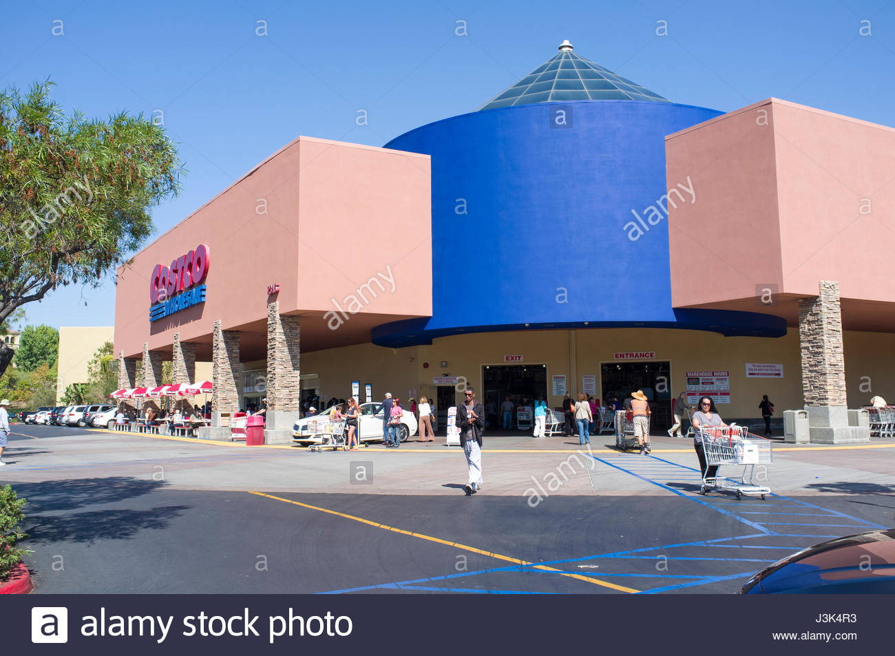 Costco Superstore, 2345 Fenton Pkwy, San Diego, California, USA