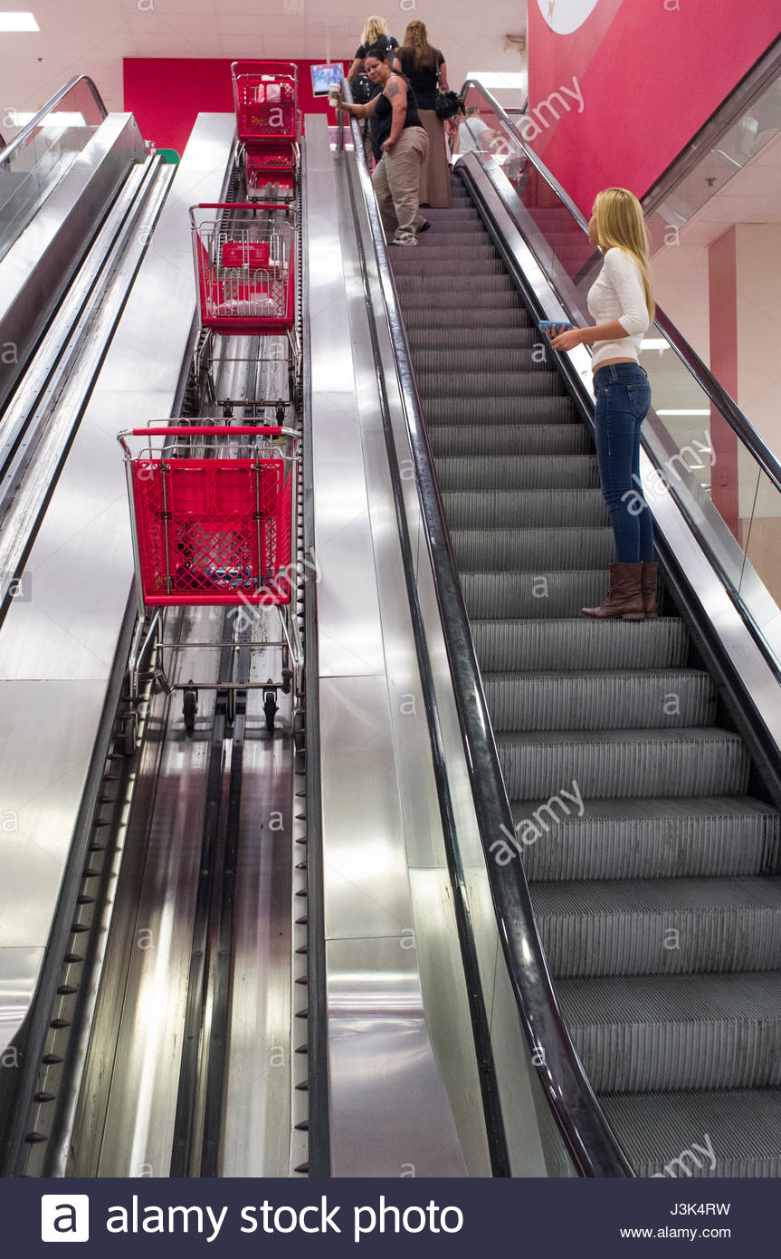 Target Shopping Carts High Resolution Stock Photography and Images Alamy