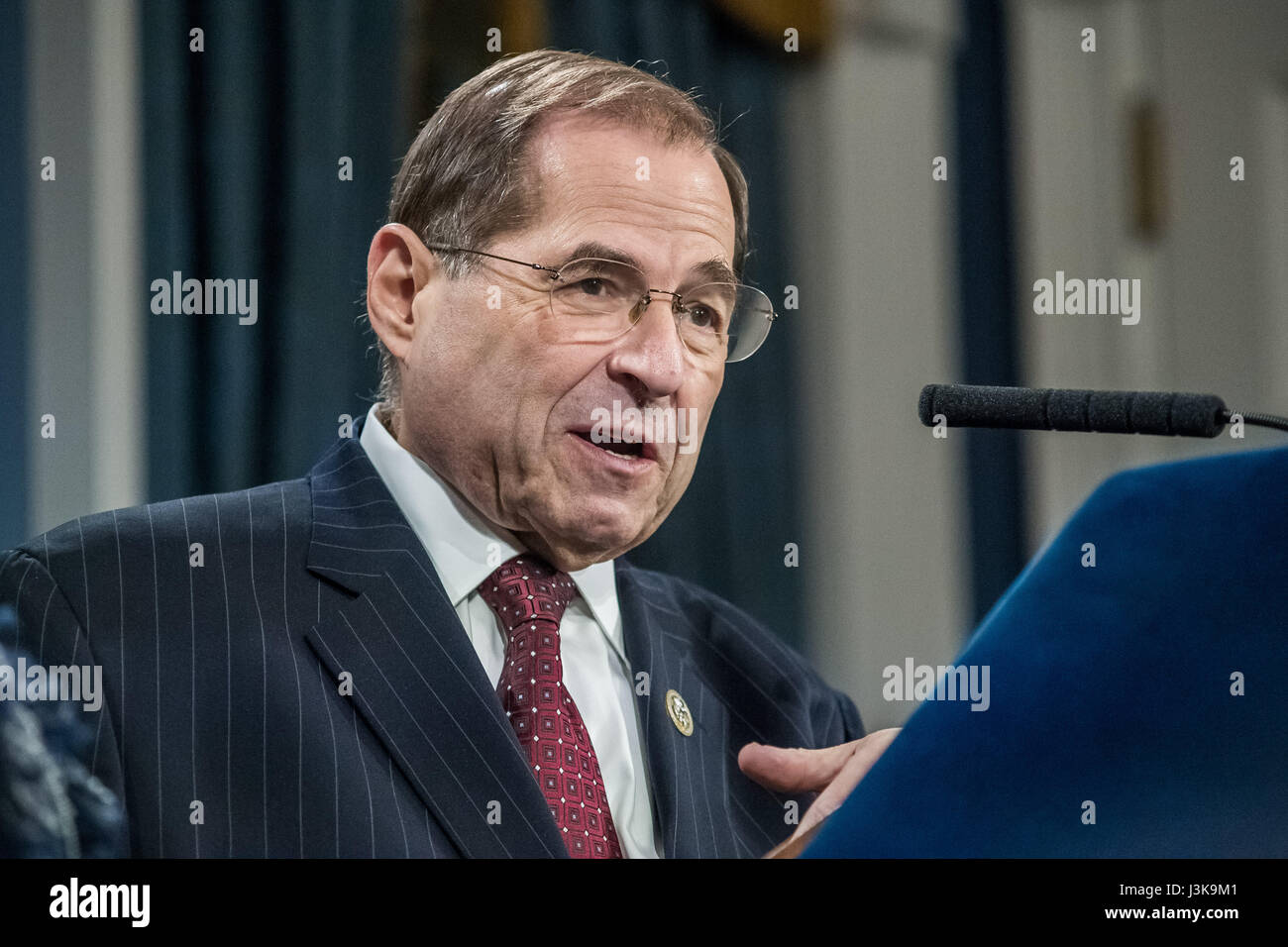 New York, United States. 05th May, 2017. U.S. Representative Jerry Nadler (D - NY 10th District) is seen during the press conference. New York City Mayor Bill de Blasio, joined by U.S. Congress members representing districts in New York City, held a press conference in the Blue Room at City Hall to announce a federal budget deal allowing for $68 million of reimbursements by the federal government for the City's expenses in protecting Trump Tower and the Presidential First Family. Credit: Albin Lohr-Jones/Pacific Press/Alamy Live News Stock Photo