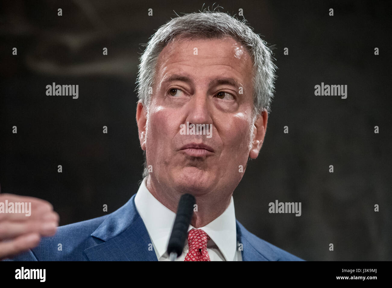 New York, United States. 05th May, 2017. Mayor Bill de Blasio is seen during the press conference. New York City Mayor Bill de Blasio, joined by U.S. Congress members representing districts in New York City, held a press conference in the Blue Room at City Hall to announce a federal budget deal allowing for $68 million of reimbursements by the federal government for the City's expenses in protecting Trump Tower and the Presidential First Family. Credit: Albin Lohr-Jones/Pacific Press/Alamy Live News Stock Photo