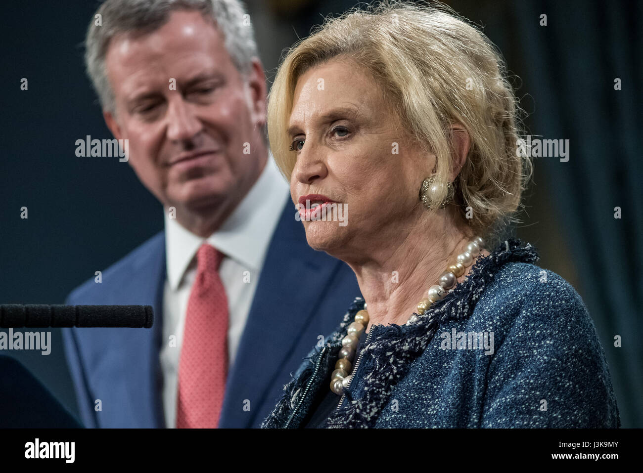 New York, United States. 05th May, 2017. U.S. Representative Caroline Maloney (D - NY 12th District) is seen during the press conference. New York City Mayor Bill de Blasio, joined by U.S. Congress members representing districts in New York City, held a press conference in the Blue Room at City Hall to announce a federal budget deal allowing for $68 million of reimbursements by the federal government for the City's expenses in protecting Trump Tower and the Presidential First Family. Credit: Albin Lohr-Jones/Pacific Press/Alamy Live News Stock Photo