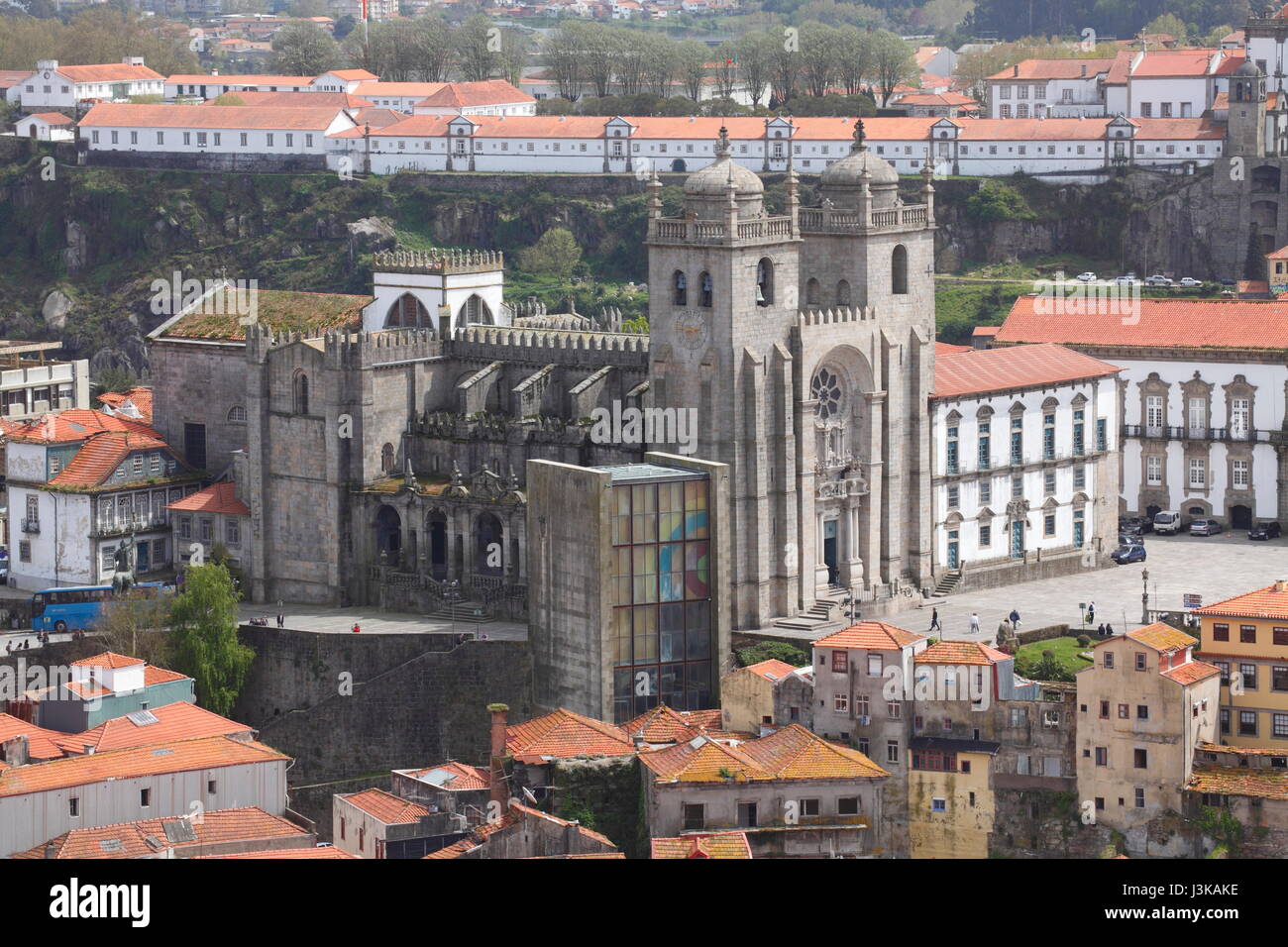 Cathedral Se´ do Porto, Porto, Distrikt Porto, Portugal, Europe   I Altstadt mit Kathedrale Se´ do Porto, Porto, Distrikt Porto, Portugal, Europa Stock Photo