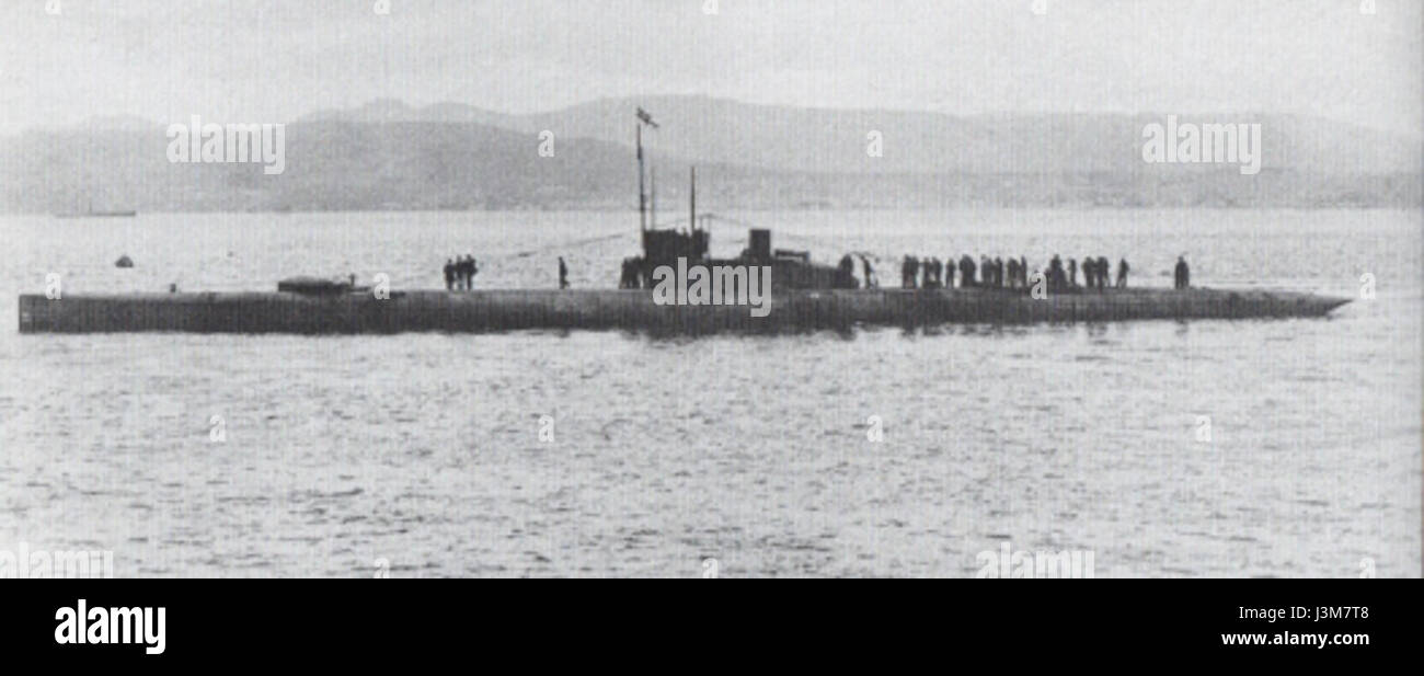 HMS Swordfish 1916 Steam submarine Stock Photo Alamy