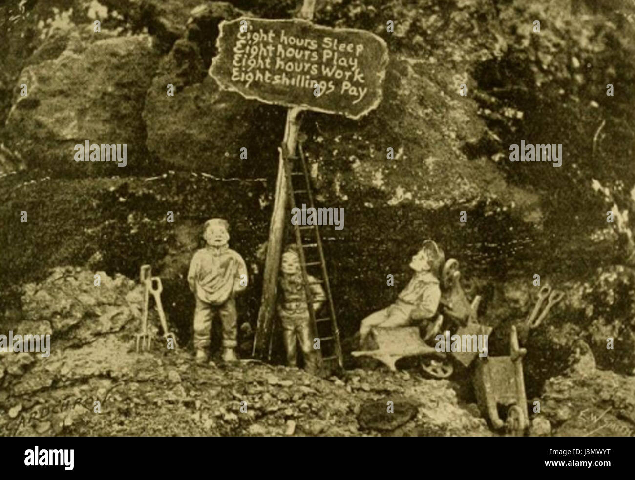 Labor workers working on hi res stock photography and images Alamy Labor workers working on hi res stock photography and images Alamy