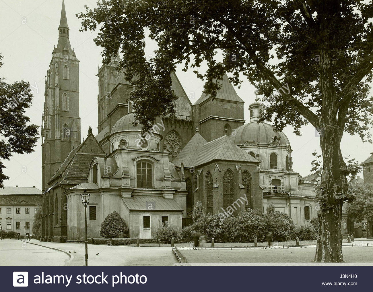 https://c8.alamy.com/comp/J3N4H0/german-city-breslau-wroclaw-on-vintage-postcard-at-the-turn-of-the-J3N4H0.jpg