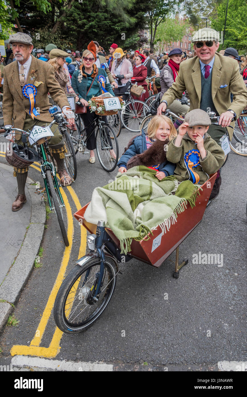 London, UK. 6th May, 2017. The Tweed Run - a group bicycle ride through ...
