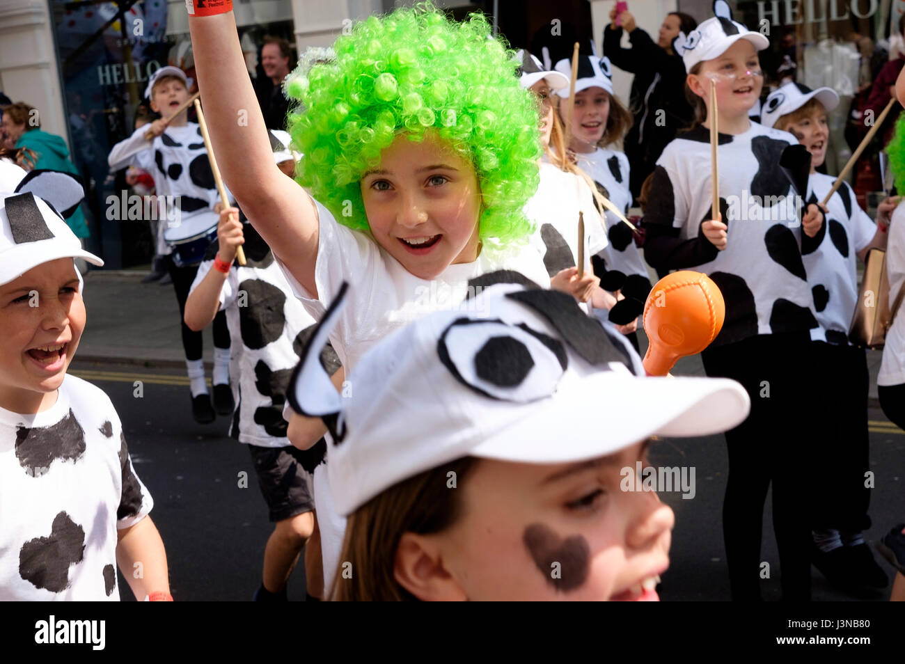 Brighton, UK. 6th May, 2017: Each year the first day of the Brighton Festival opens with the colourful Childrens' Parade through the streets of the city centre. Primary and Junior schools from throughout the city take part in a parade of music and costume, this year the theme was 'Poetry in Motion' reflecting Kate Tempest being the 2017 festival curator. Credit: Scott Hortop/Alamy Live News Stock Photo