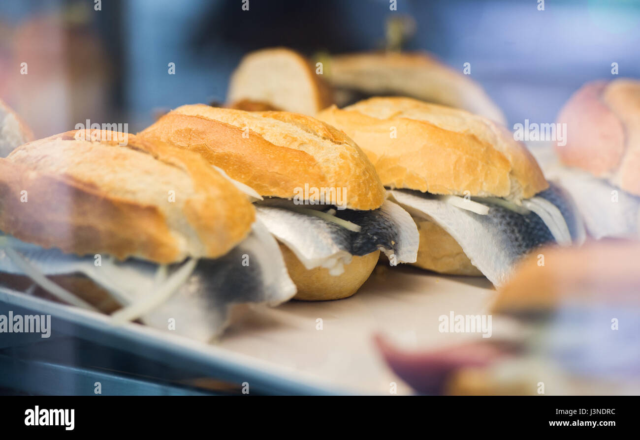 Hamburg, Germany. 04th May, 2017. A fish bun with soused herring seen