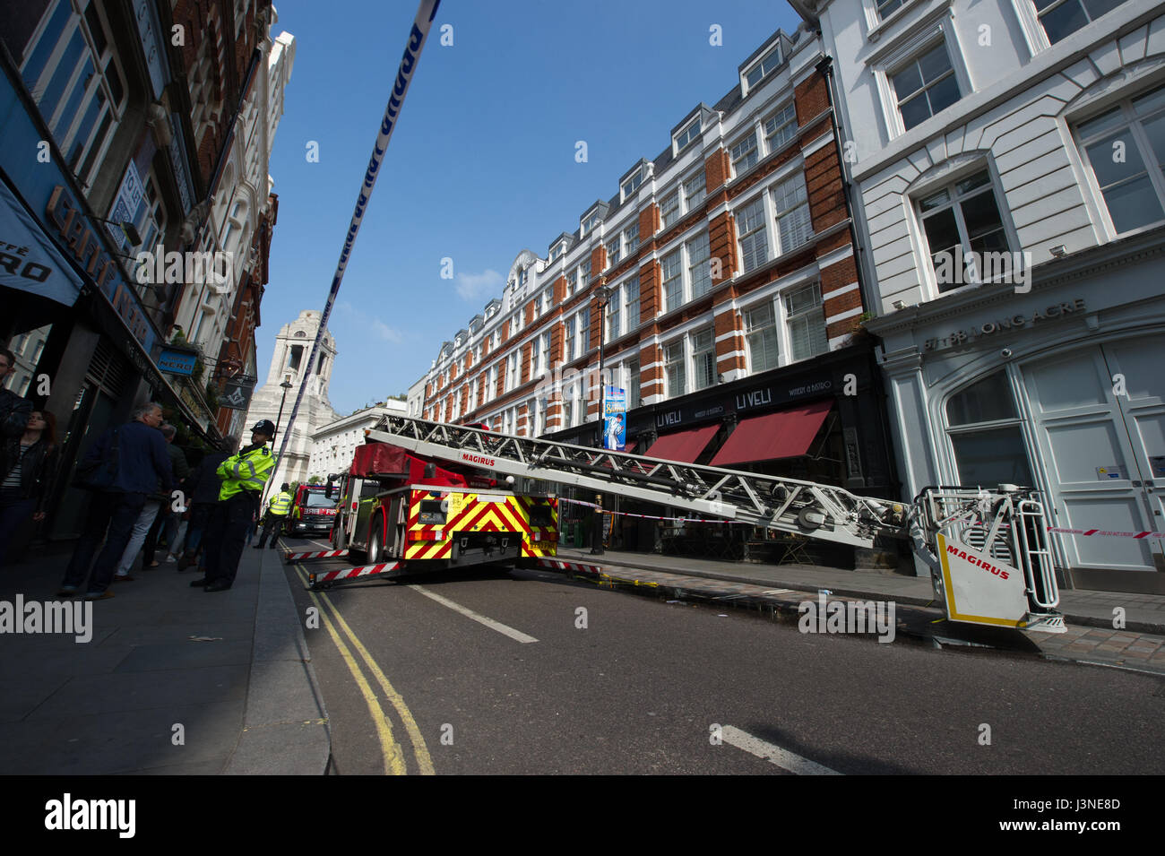London fire service hi-res stock photography and images - Alamy