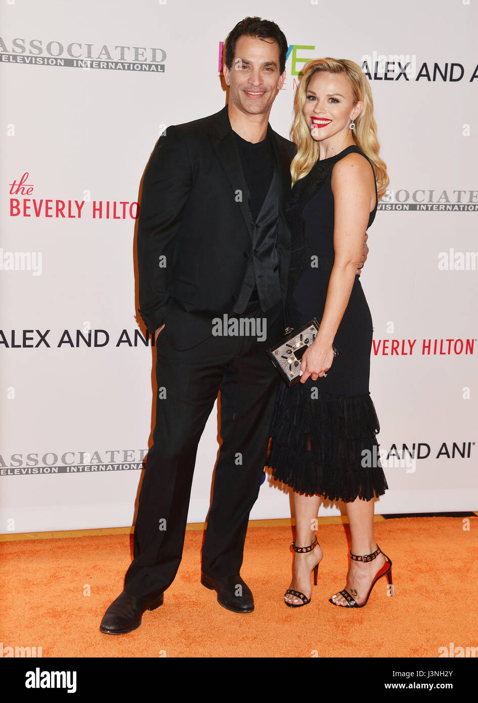 Johnathon schaech and wife julie solomon hi-res stock photography and