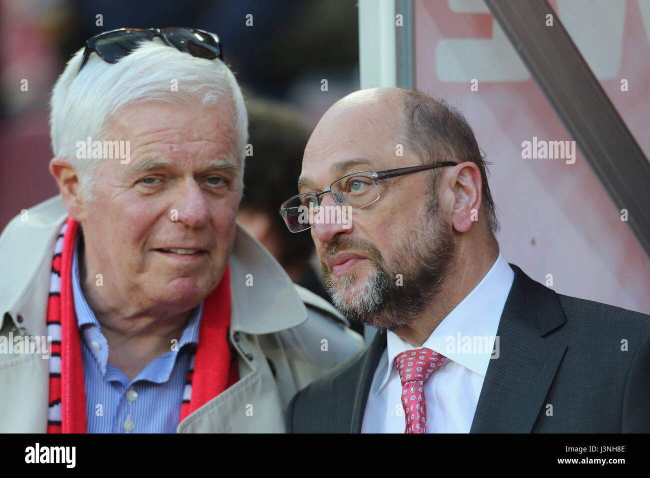 Cologne, Germany, 5th May 2017, Bundesliga matchday 32, 1. FC Koeln vs Werder Bremen: Social democratic candidate for Chancellorship Martin Schulz (R) stands beside FC Cologne club president Werner Spinner (Koeln).         Credit: Juergen Schwarz/Alamy Live News Stock Photo