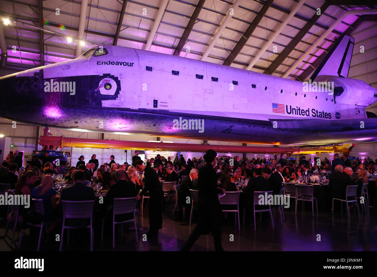 California science center endeavor hi-res stock photography and images -  Alamy, image size:1300x956