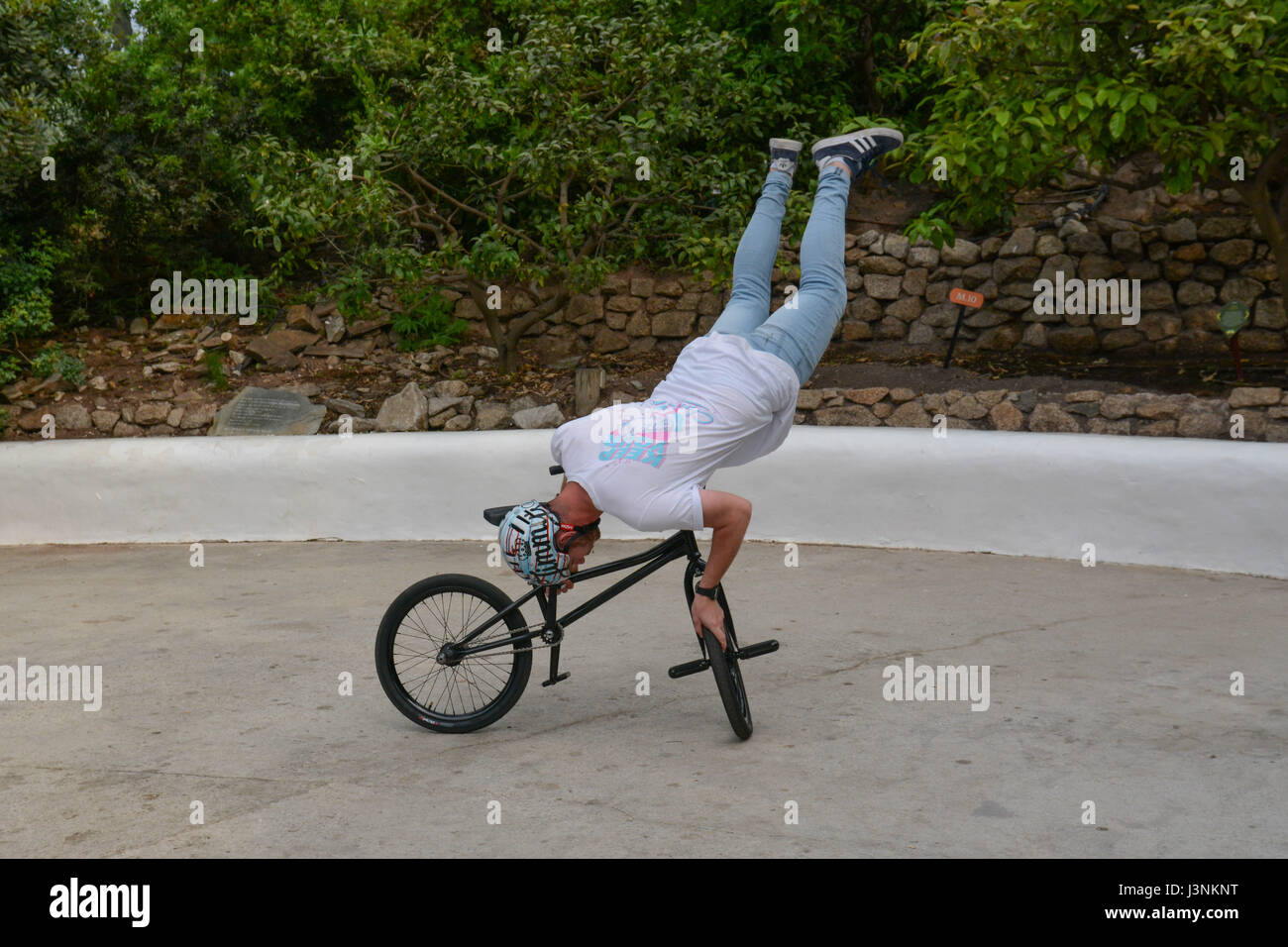 Eden Project, Cornwall UK. 7th May 2017. Matti Hemmings, pro BMX rider and Guiness world record holder, performing stunts at the Eden project today, whilst the classic sportive cycle ride was underway. Credit: Simon Maycock/Alamy Live News Stock Photo