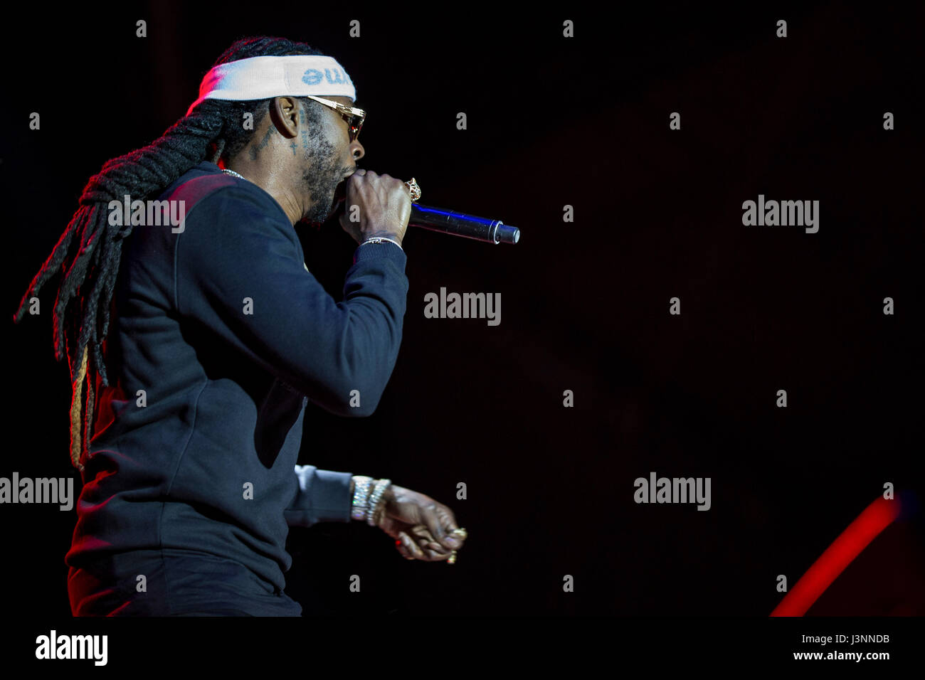 Memphis, Tennessee, USA. 6th May 2017. 2 Chainz performs at the 2017 Beale Street Music Festival at Tom Lee Park on May 5, 2017 in Memphis, Tennessee. Credit: The Photo Access/Alamy Live News Stock Photo