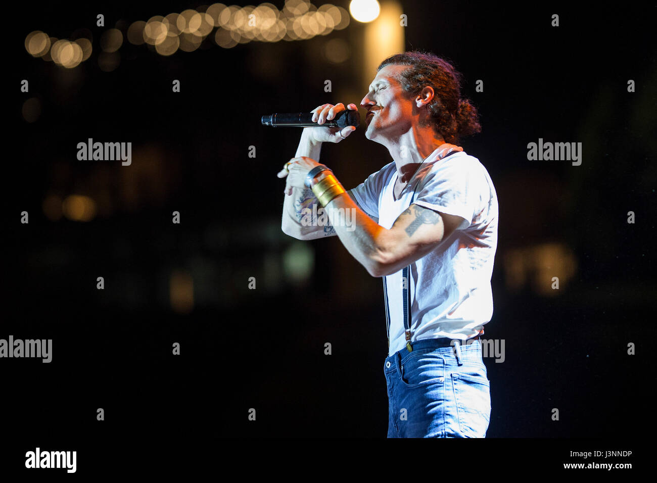 Memphis, Tennessee, USA. 6th May 2017. Singer David Shaw of The Revivalists perform at the 2017 Beale Street Music Festival at Tom Lee Park on May 6, 2017 in Memphis, Tennessee. Credit: The Photo Access/Alamy Live News Stock Photo