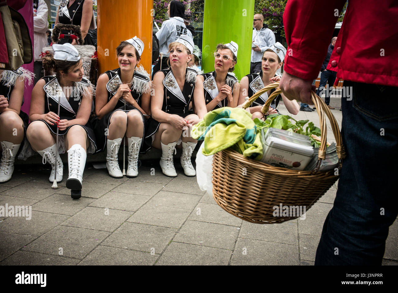'Grande parade Grote parade' Grand Parade, organised by citizens