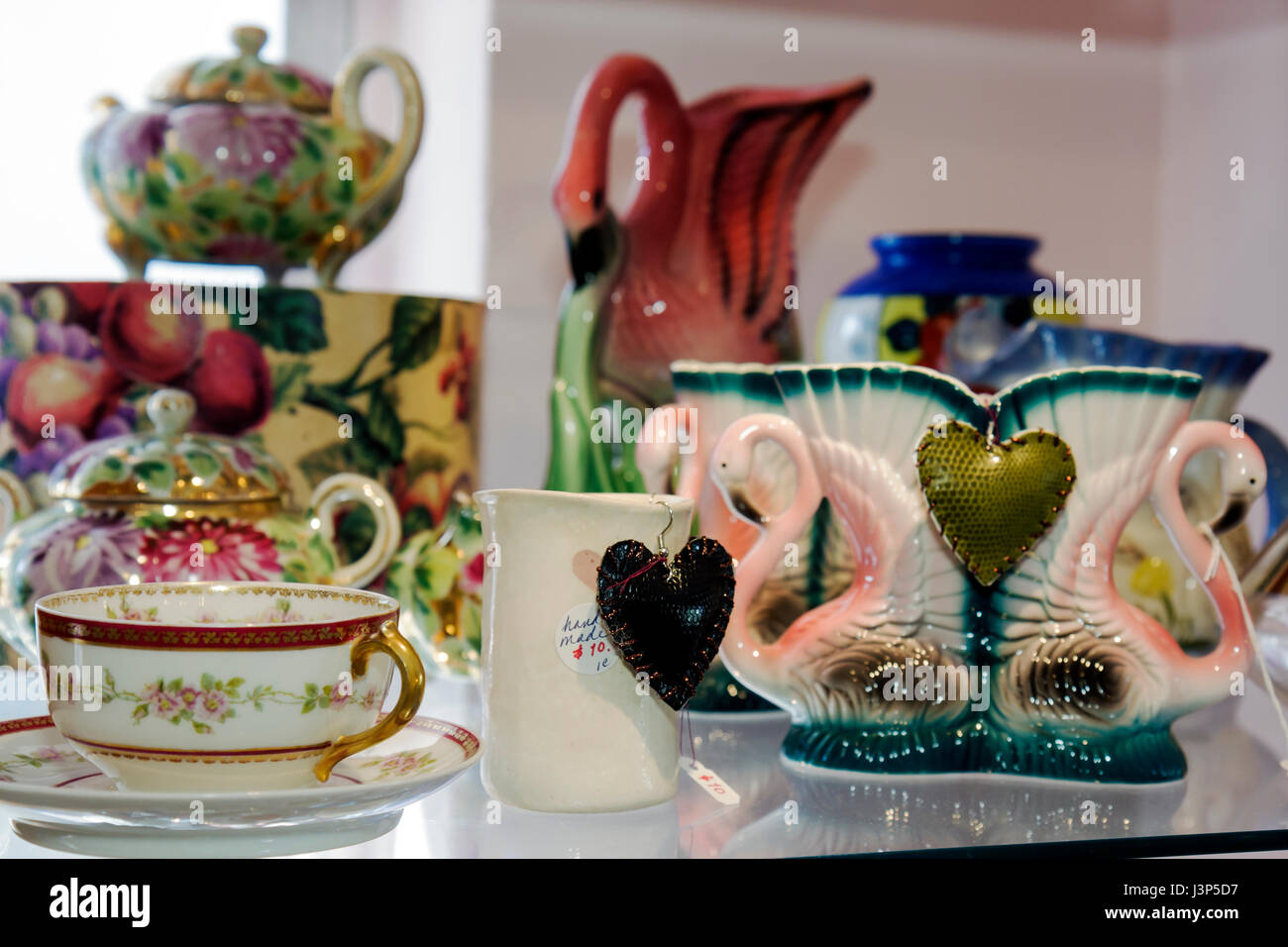 Miami Beach Florida Art Deco Gift Shop knickknack ceramic figurine