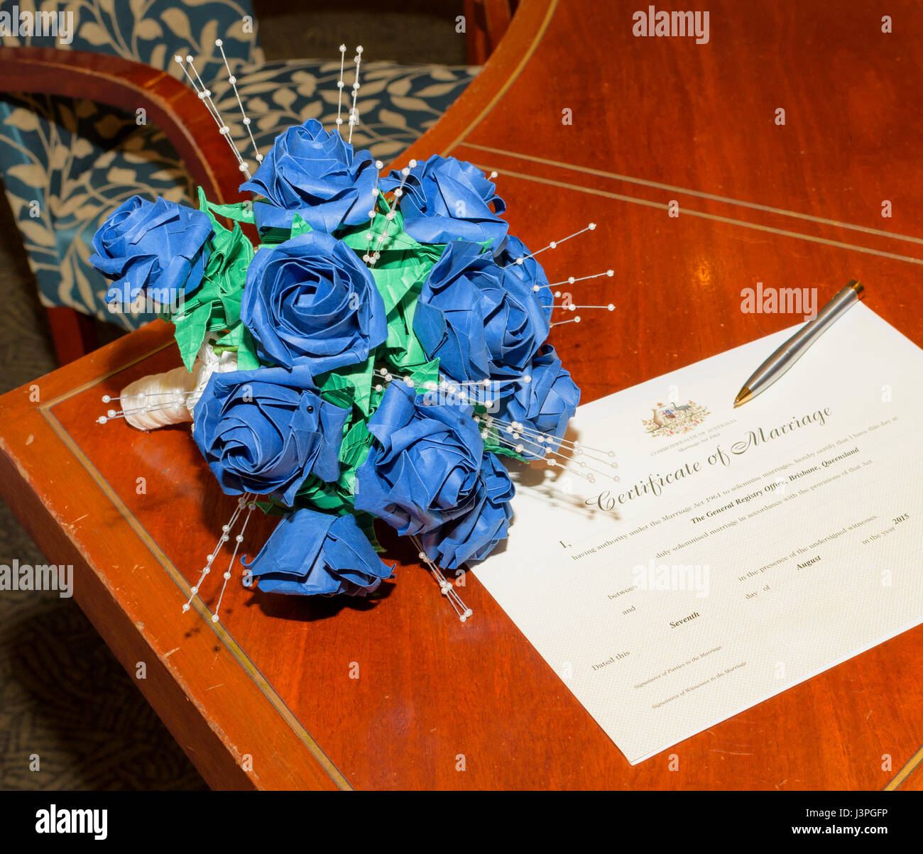 thumbnail image 2 of Bronze Silver Gold Red Wafer Seals | For Certificates, Legal Docs & Weddings | Decorative Stickers 2 of 9