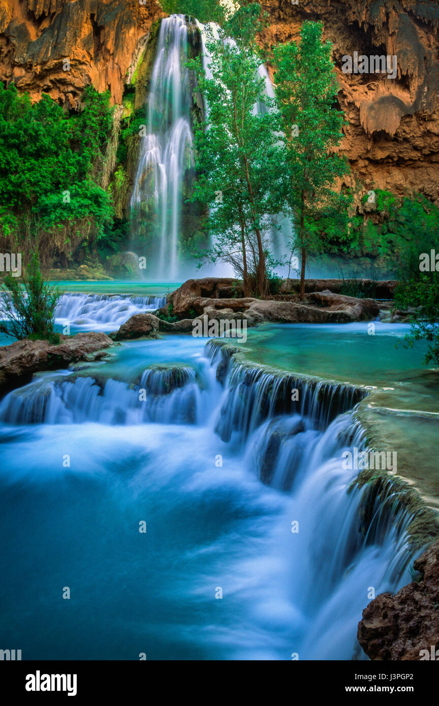 Havasu Canyon is a paradisiacal gorge where turquoise waters cascade into travertine pools and graceful willows and lofty cottonwoods provide shade an Stock Photo