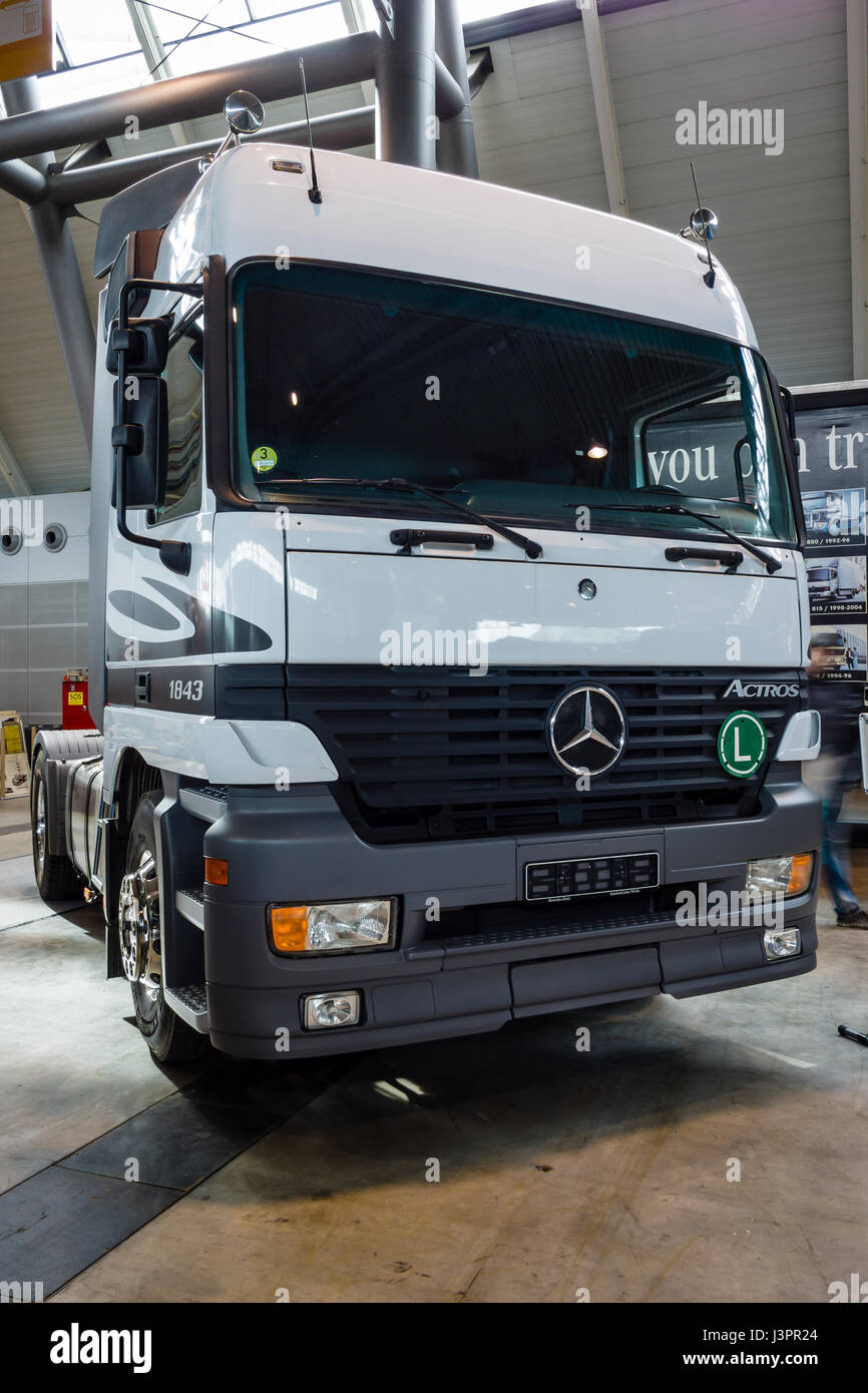 Truck mercedes benz hi-res stock photography and images - Alamy