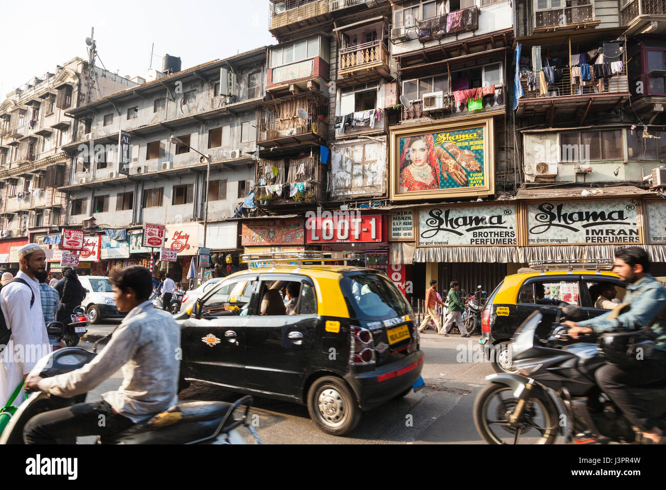 Busy intersection in Mumbai, India Stock Photo
