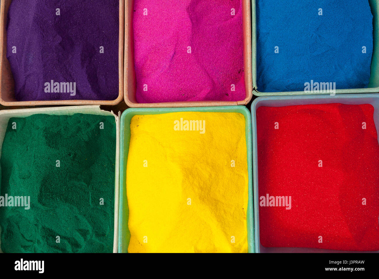 India clothes dye hi-res stock photography and images - Alamy