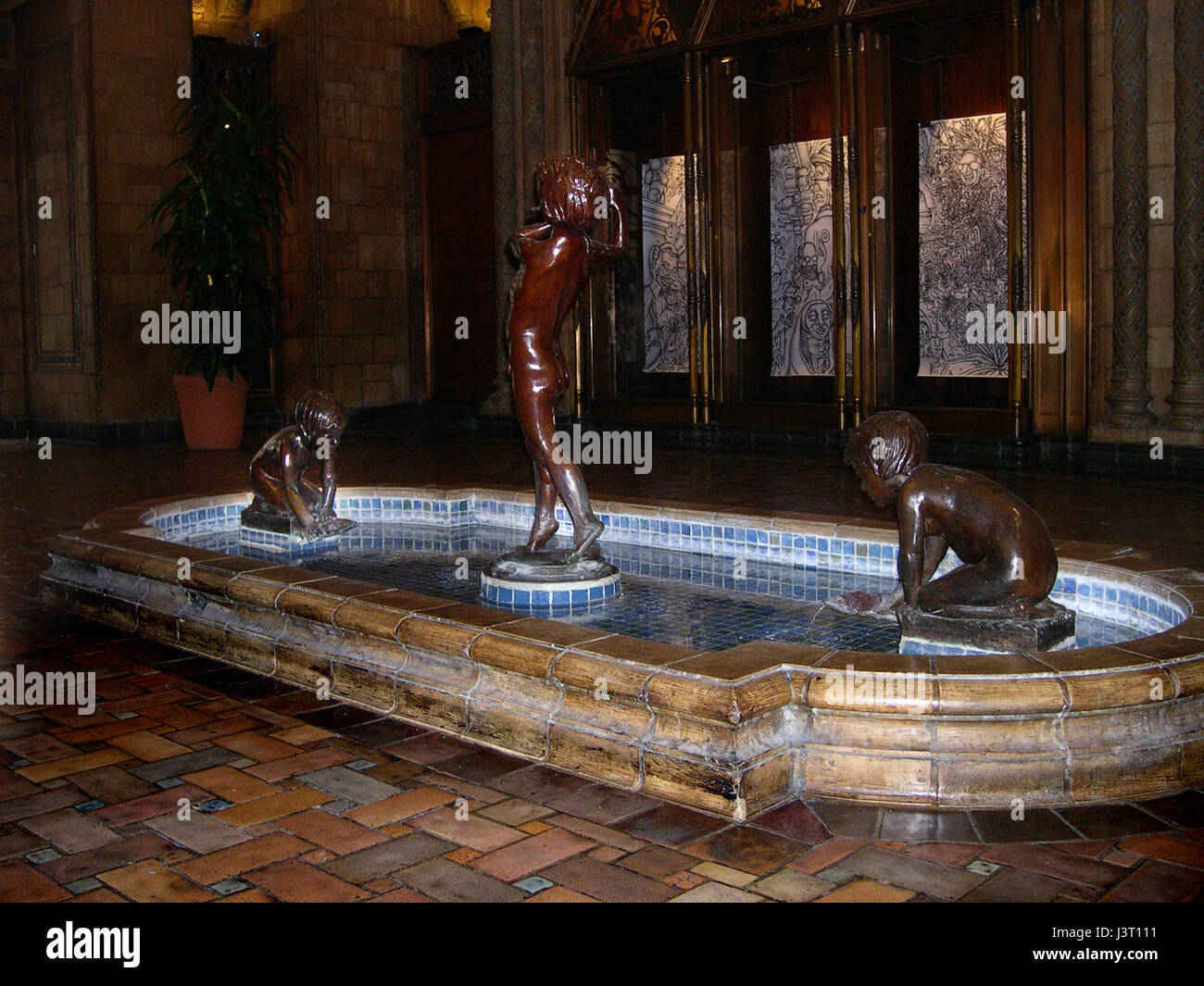 Fine arts venue hi res stock photography and images Alamy