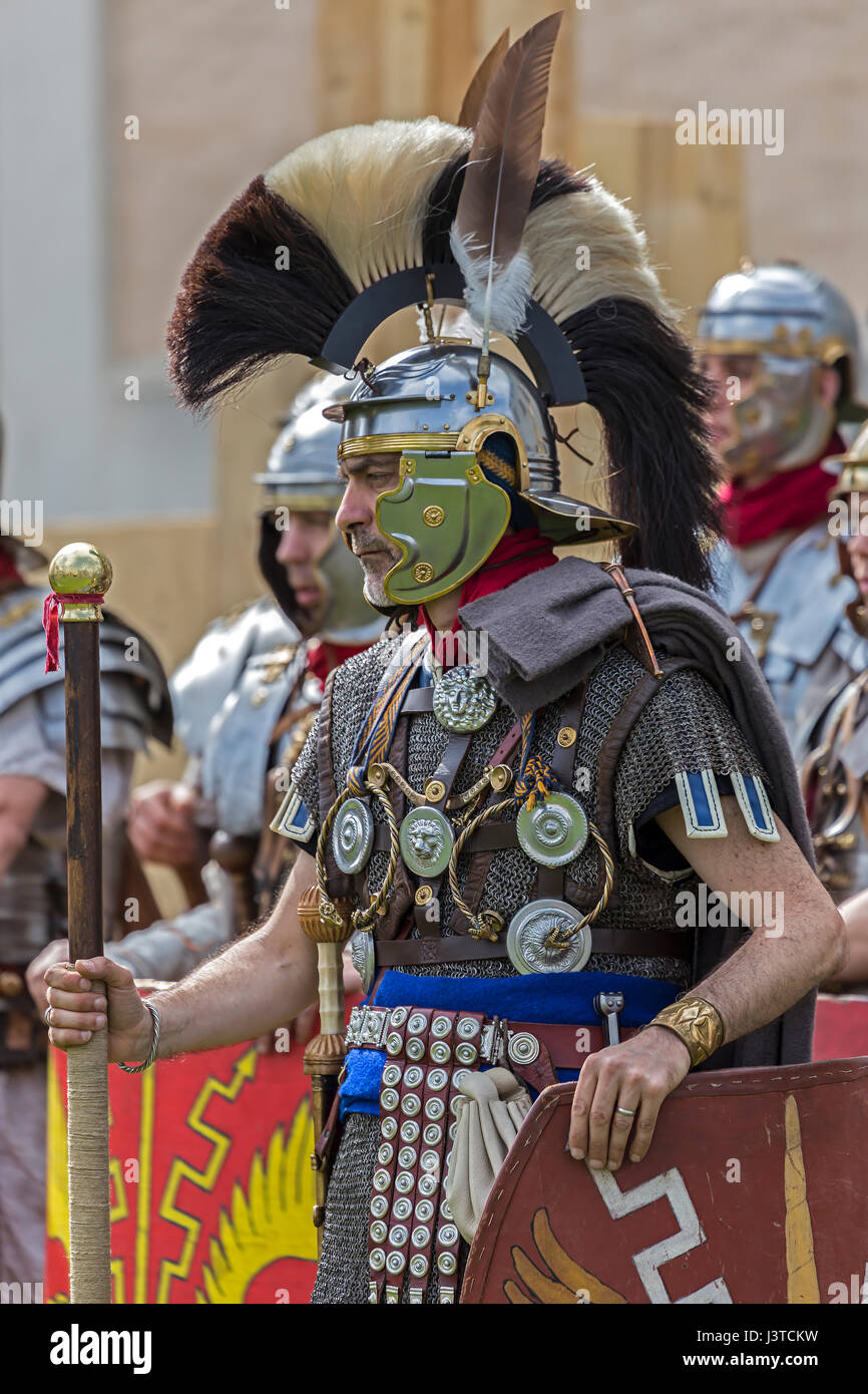 ALBA IULIA, ROMANIA - APRIL 29, 2017: Roman soldier in battle costume,  present at APULUM ROMAN FESTIVAL, organized by the City Hall Stock Photo -  Alamy