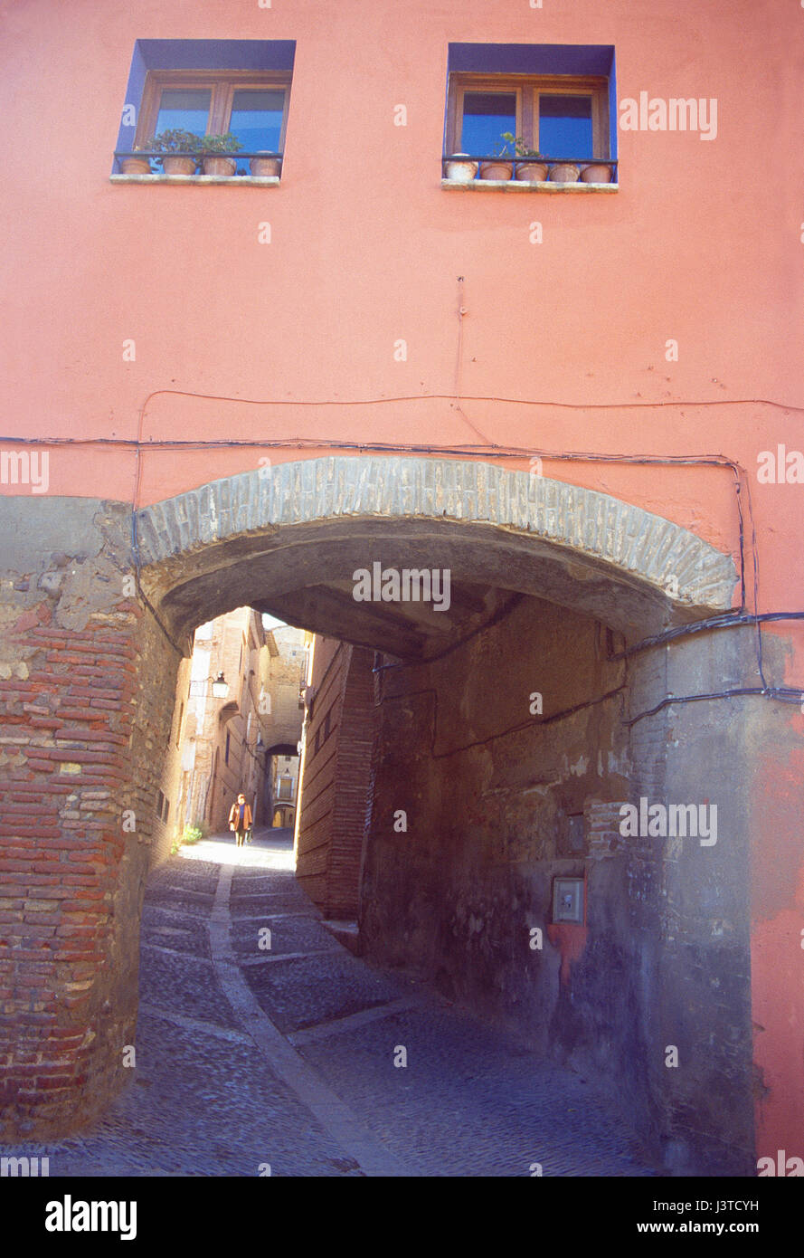 Arch and passage. Tarazona, Zaragoza province, Aragon, Spain. Stock Photo