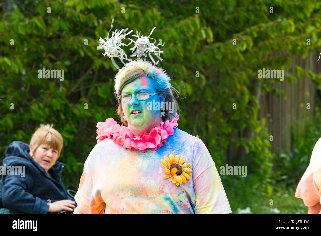Weymouth, Dorset, UK. 6th May, 2017. Weldmar's Colour Run takes place at Weymouth to raise funds for the charity. Families participate in the event an Stock Photo