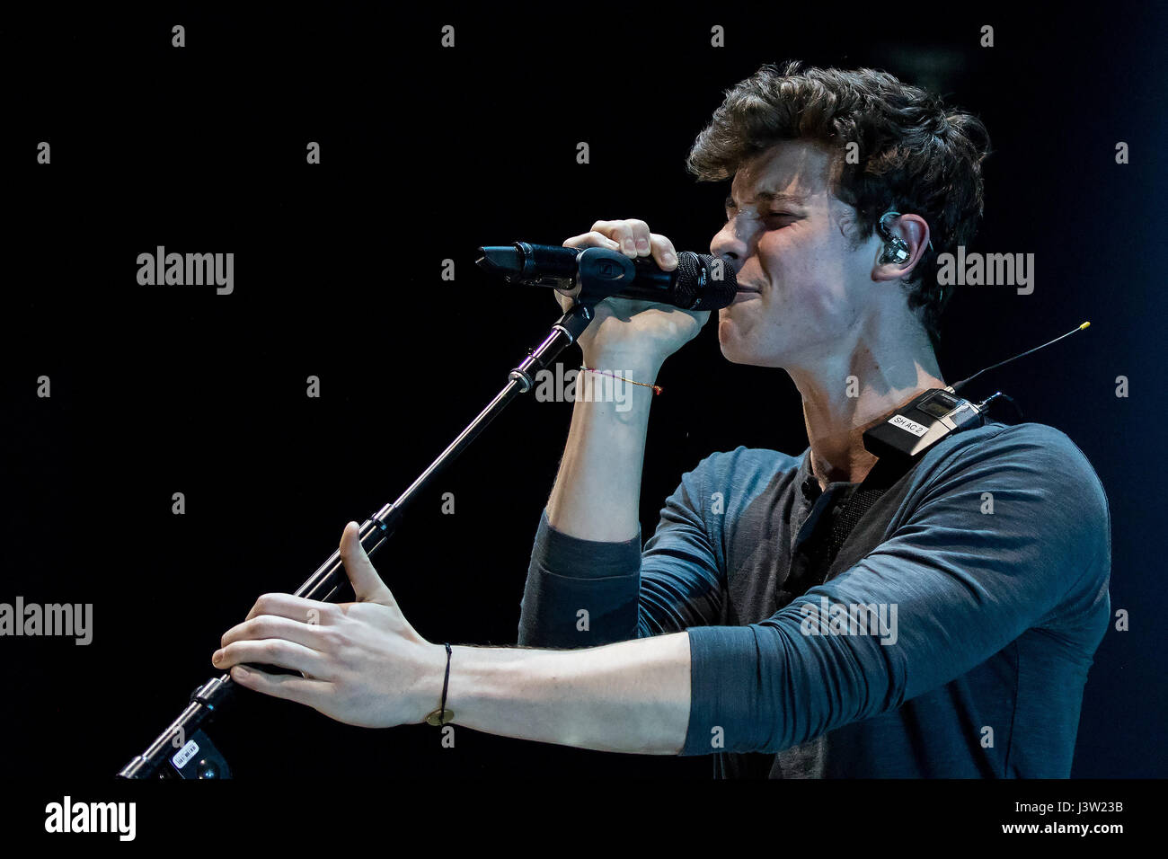 Milan Italy 06th May 2017 Shawn Mendes Engaged In His Italian Stock Photo Alamy
