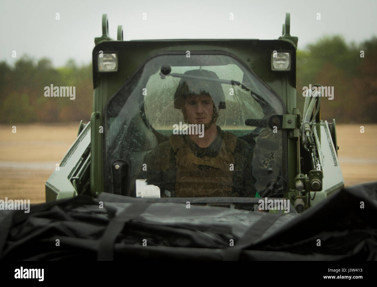 Program Loader Set Usmc Marine Corps Logistics Combat Element uses a multi-terrain loader to ...