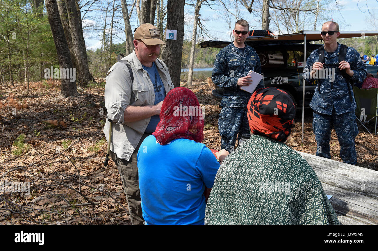 Photo inspiration: Fresh Look at Humanitarian Crisis Management Hi Res Stock Photography And Images