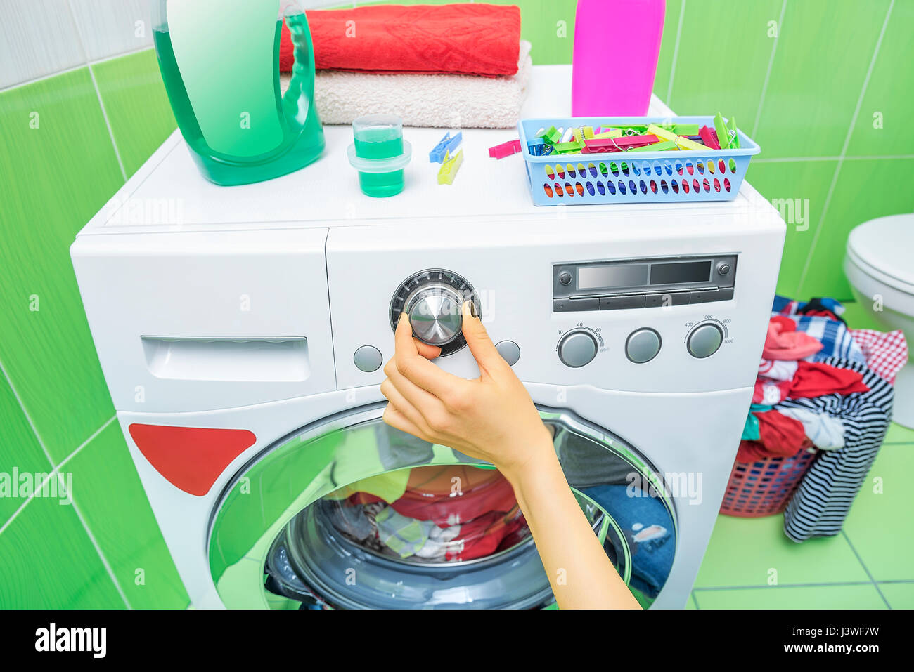 Automatic hand wash hires stock photography and images Alamy