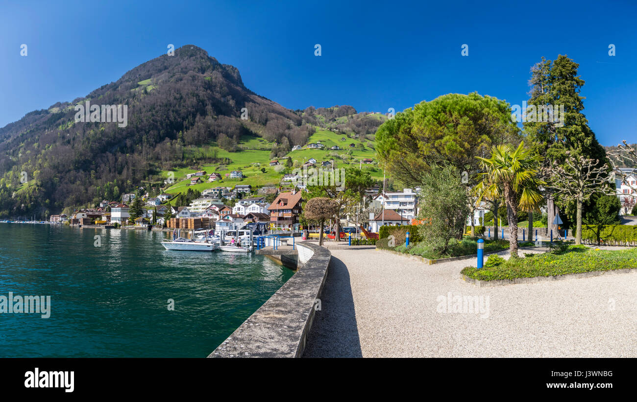 View of Rigi mountain from the village of Gersau, situated beneath the mountains on the shore of Lake Lucerne (Vierwaldstättersee) in Switzerland. Stock Photo