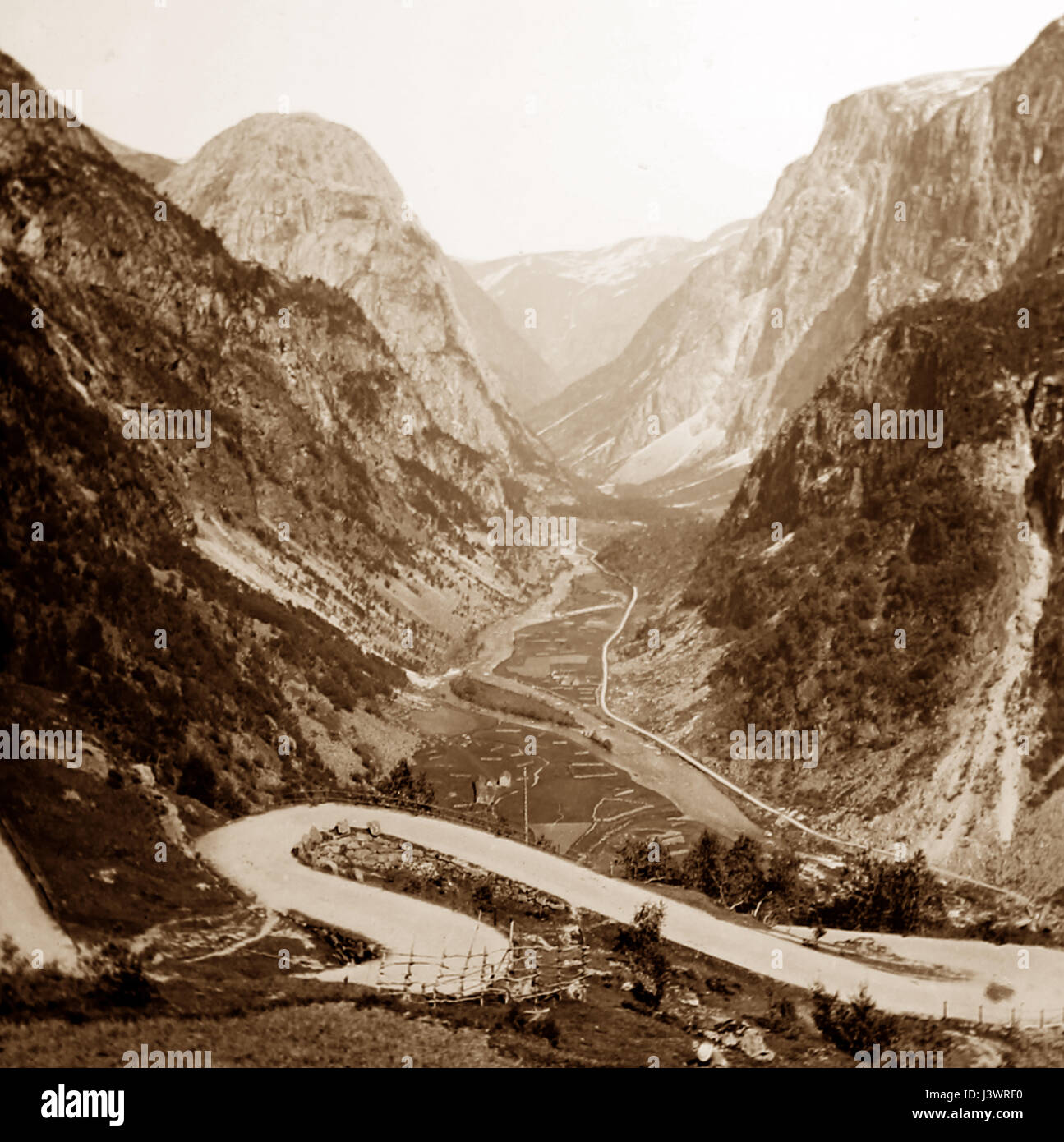 Naerodal zig zag road, Stalheim, Noway - early 1900s Stock Photo