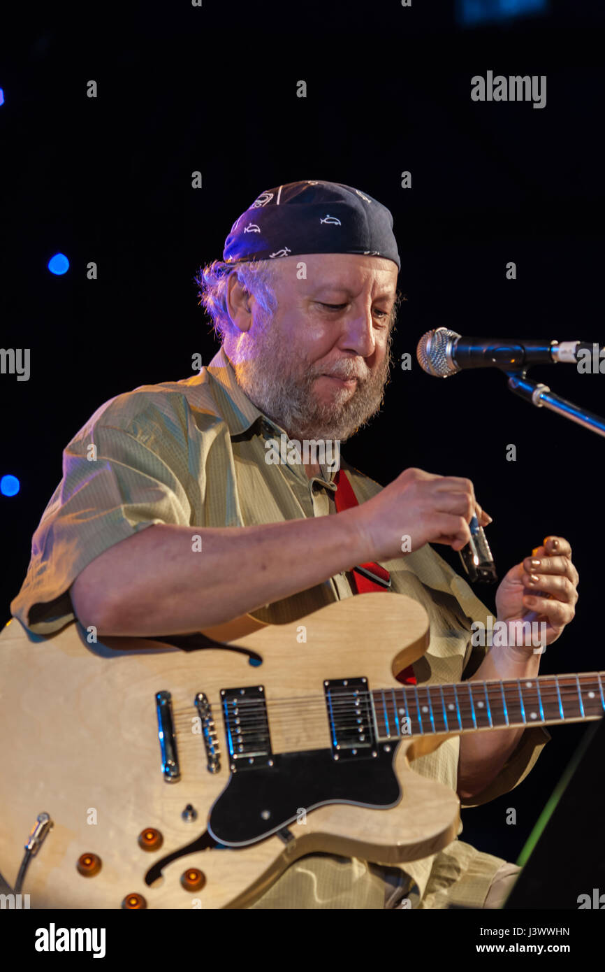 Peter Green, founder of Fleetwood Mac is noted as one of the 'Greatest Guitarists of All Time” and has been an inspiration to guitarists world wide. Stock Photo